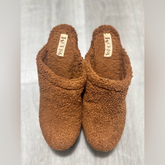 KORKS Women's Teddy Comfort Faux Shearling Clogs Size 9M - Picture 2 of 8